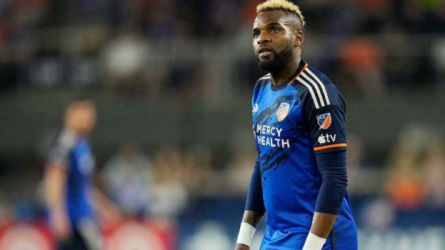 أرون بوبيندزا 